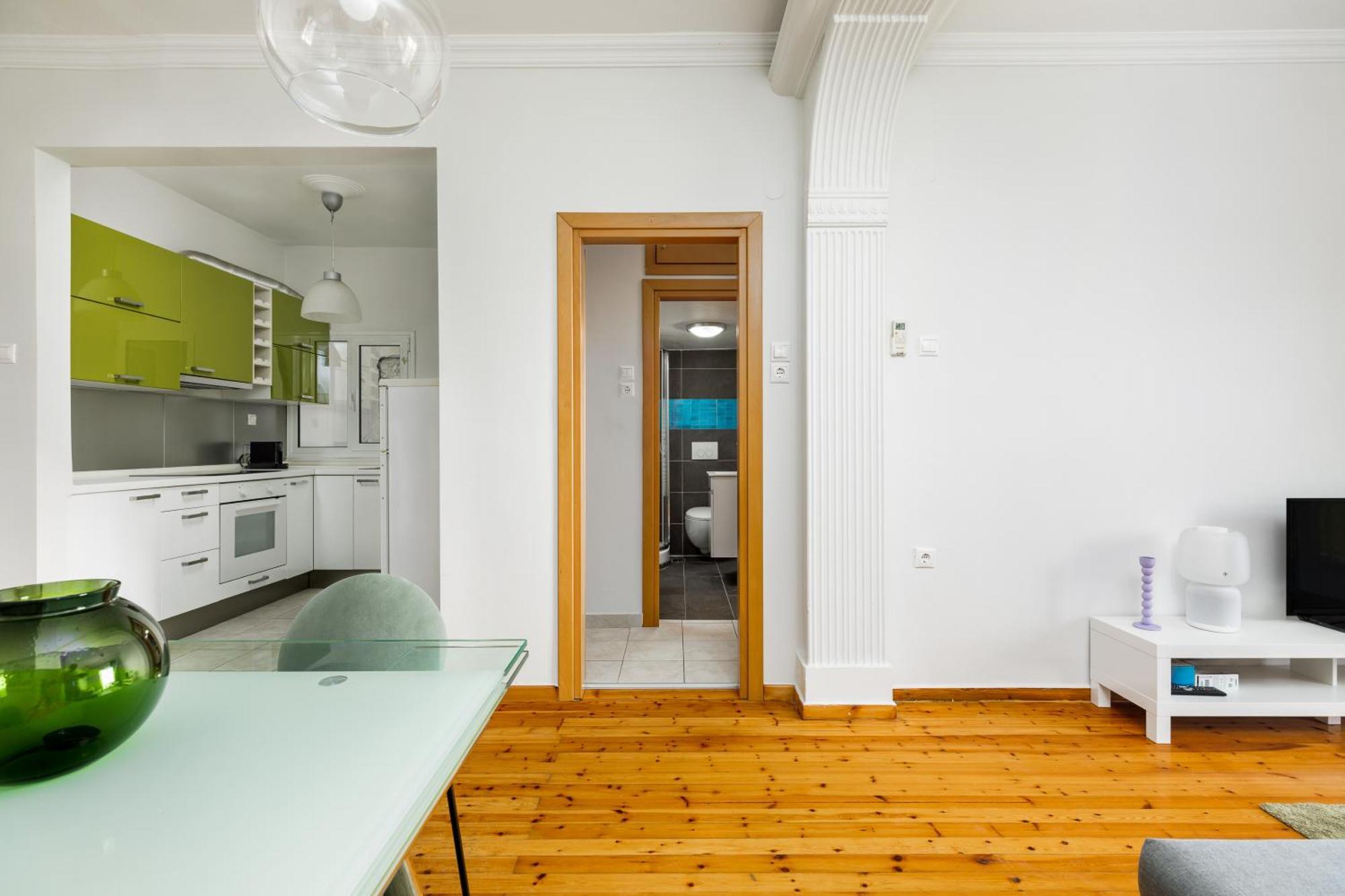 Idea Bu Halu!, In Center Of Apartment Thessaloniki