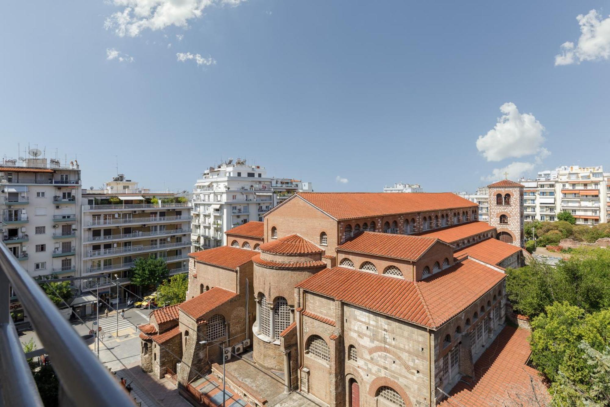 Idea Bu Halu!, In Center Of *